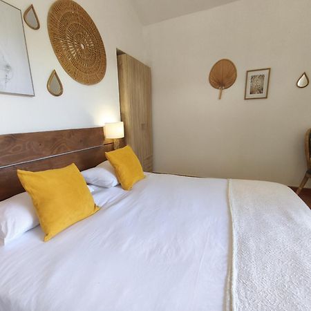 Chambres Isula Bella Фигари Екстериор снимка
