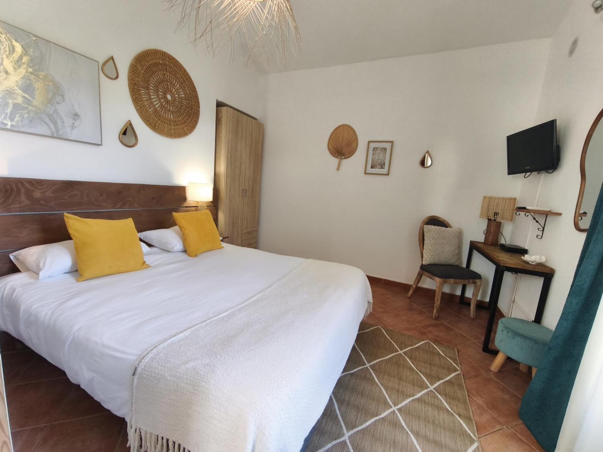 Chambres Isula Bella Фигари Екстериор снимка