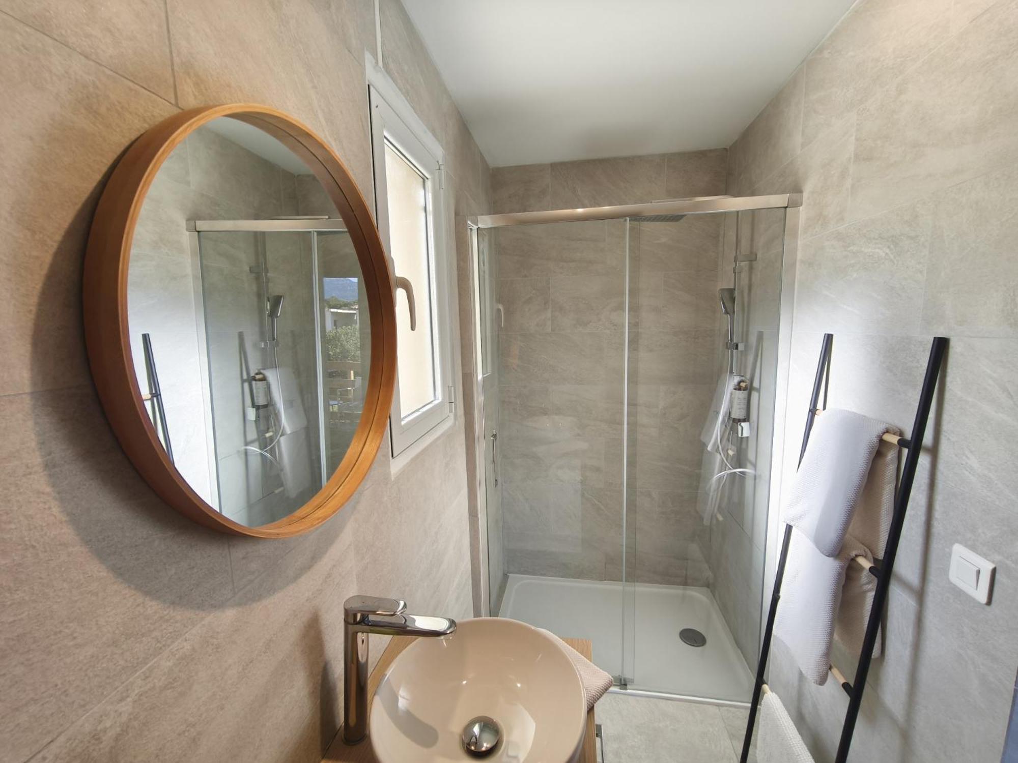 Chambres Isula Bella Фигари Екстериор снимка