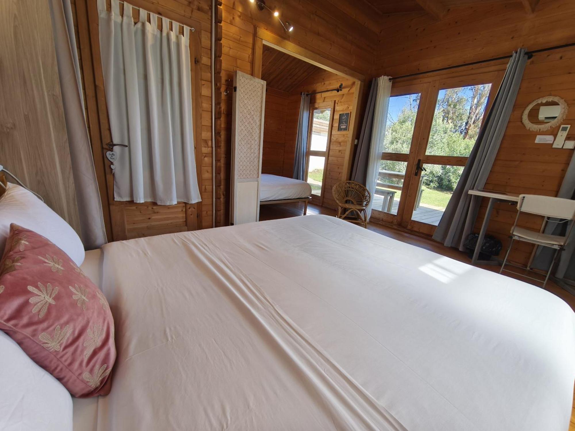 Chambres Isula Bella Фигари Екстериор снимка